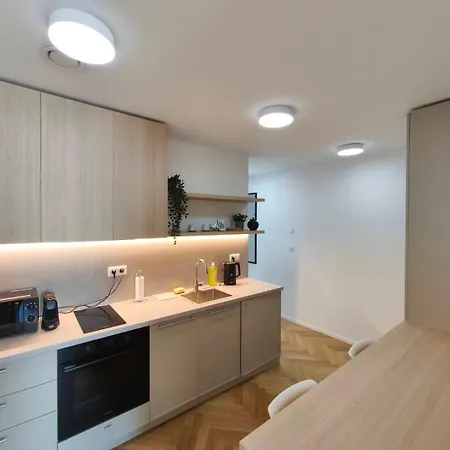Elegant In The Heart Of Apartamento